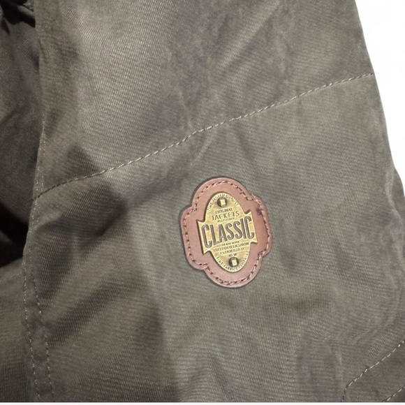 Olive Green Military Field Jacket with Detachable Hood - Picture 8 of 8